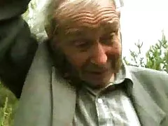 Vanamees vaadata karvane chubby küps kuradi 2 kutid metsades
