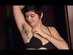Karvane tuss seksikas babe räägib tema hämmastav keha karvad