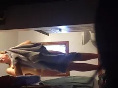 Kuum naine pärast dušš