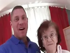 76 a vana thin granny marcela imeb keppis ja cummed kohta