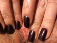 CloseUp hõõruda ja toying Karvane tuss