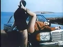 Sügavale sinine meri, sügavad fuzzy vitt